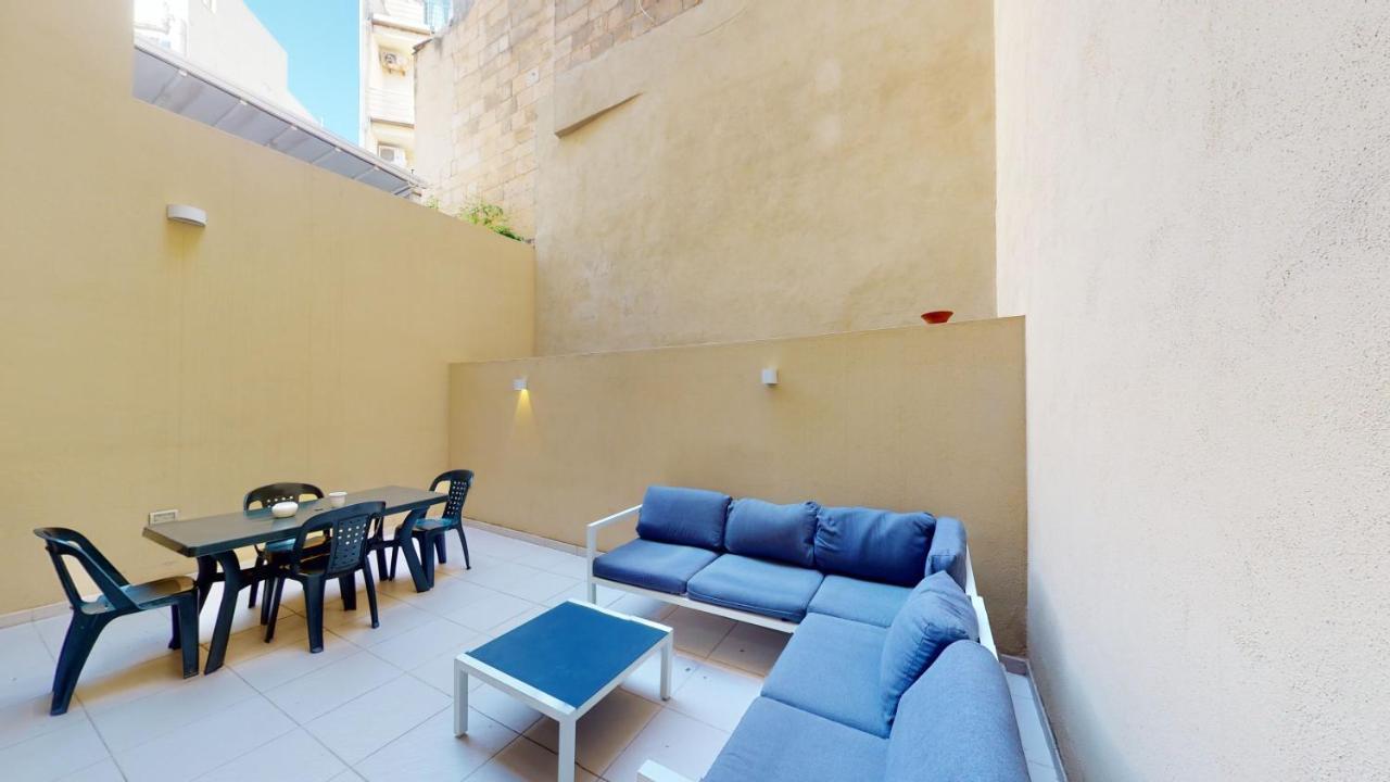 Spacious 3 Bedroom Maisonette Слима Екстериор снимка