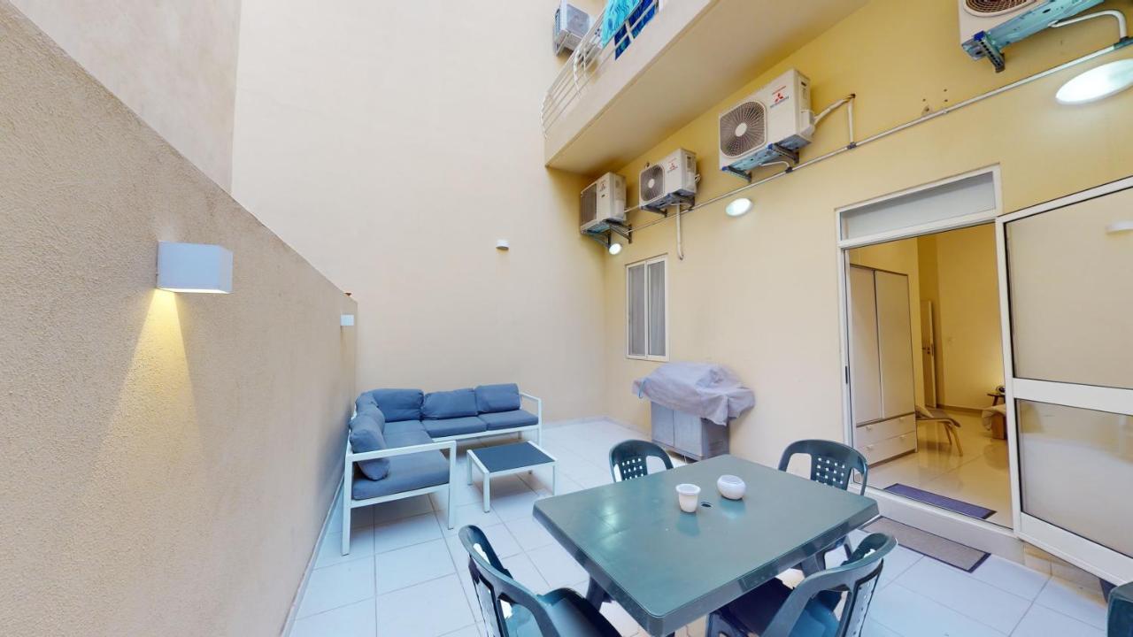 Spacious 3 Bedroom Maisonette Слима Екстериор снимка