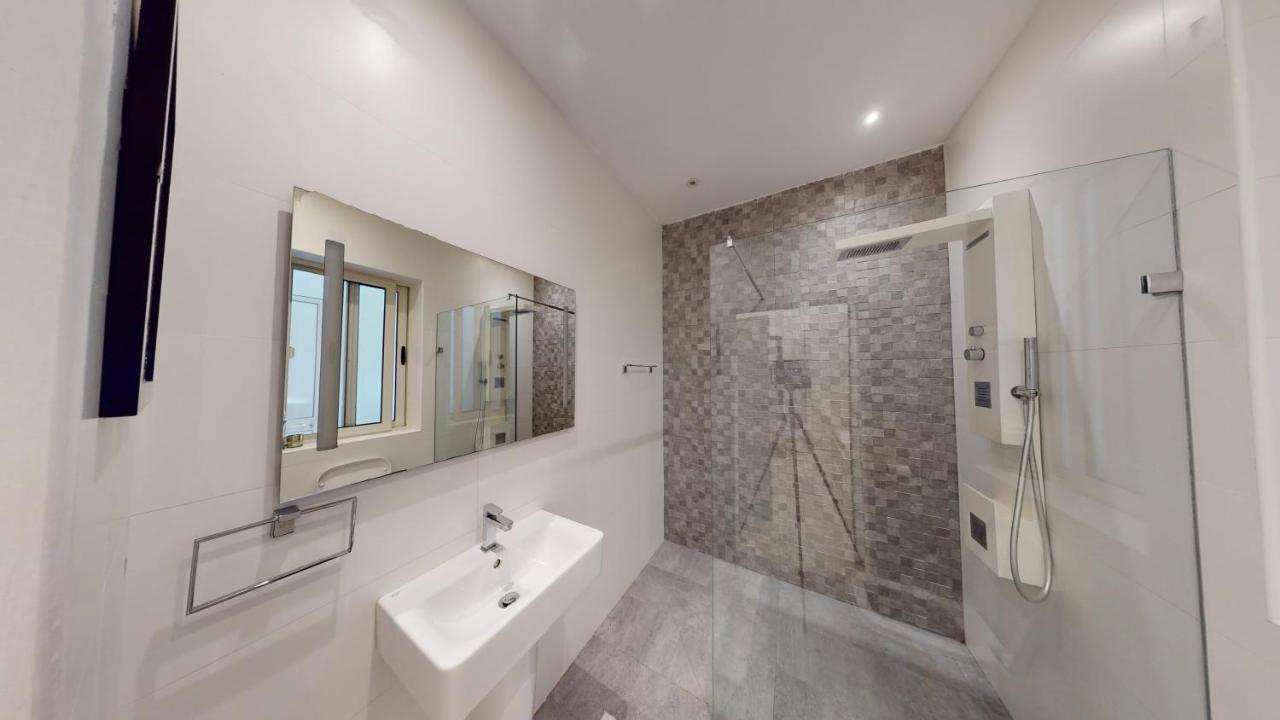 Spacious 3 Bedroom Maisonette Слима Екстериор снимка
