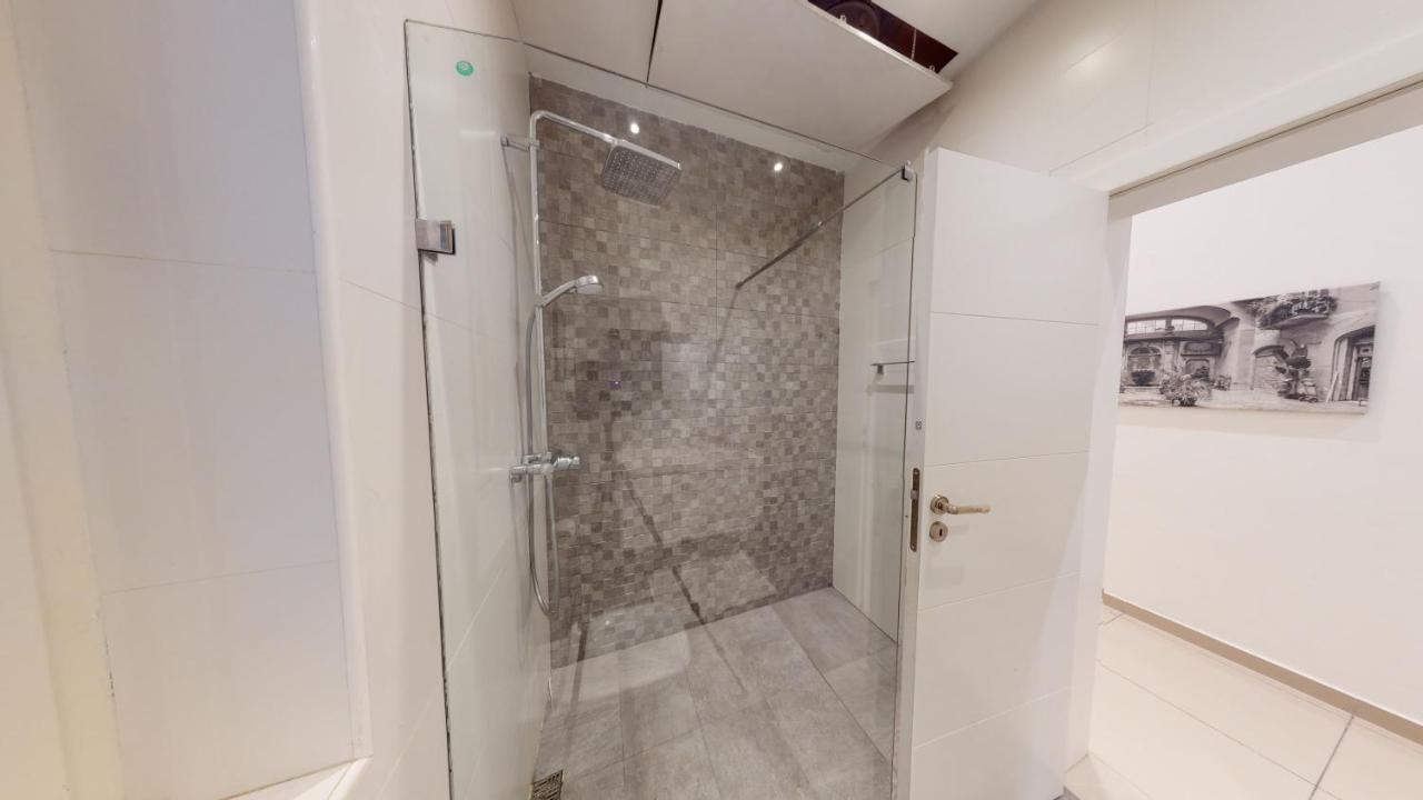 Spacious 3 Bedroom Maisonette Слима Екстериор снимка