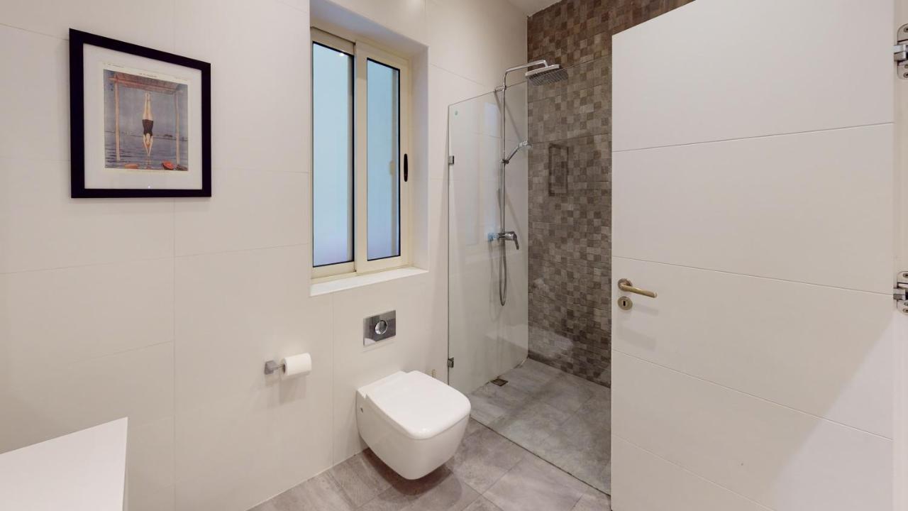 Spacious 3 Bedroom Maisonette Слима Екстериор снимка
